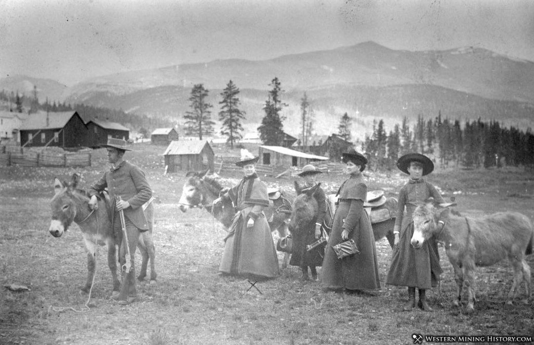 Annie Oakley and friends visit Alma in 1883