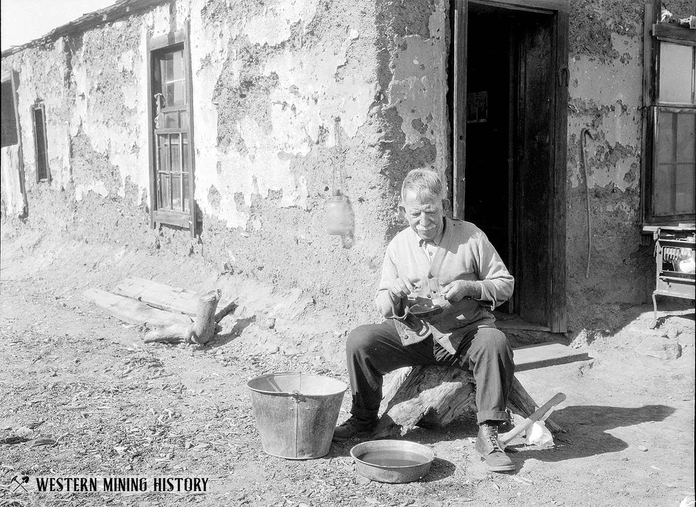 Shorty Harris at home in Ballarat ca. 1930