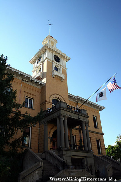 Tuolumne County Court House - Sonora California