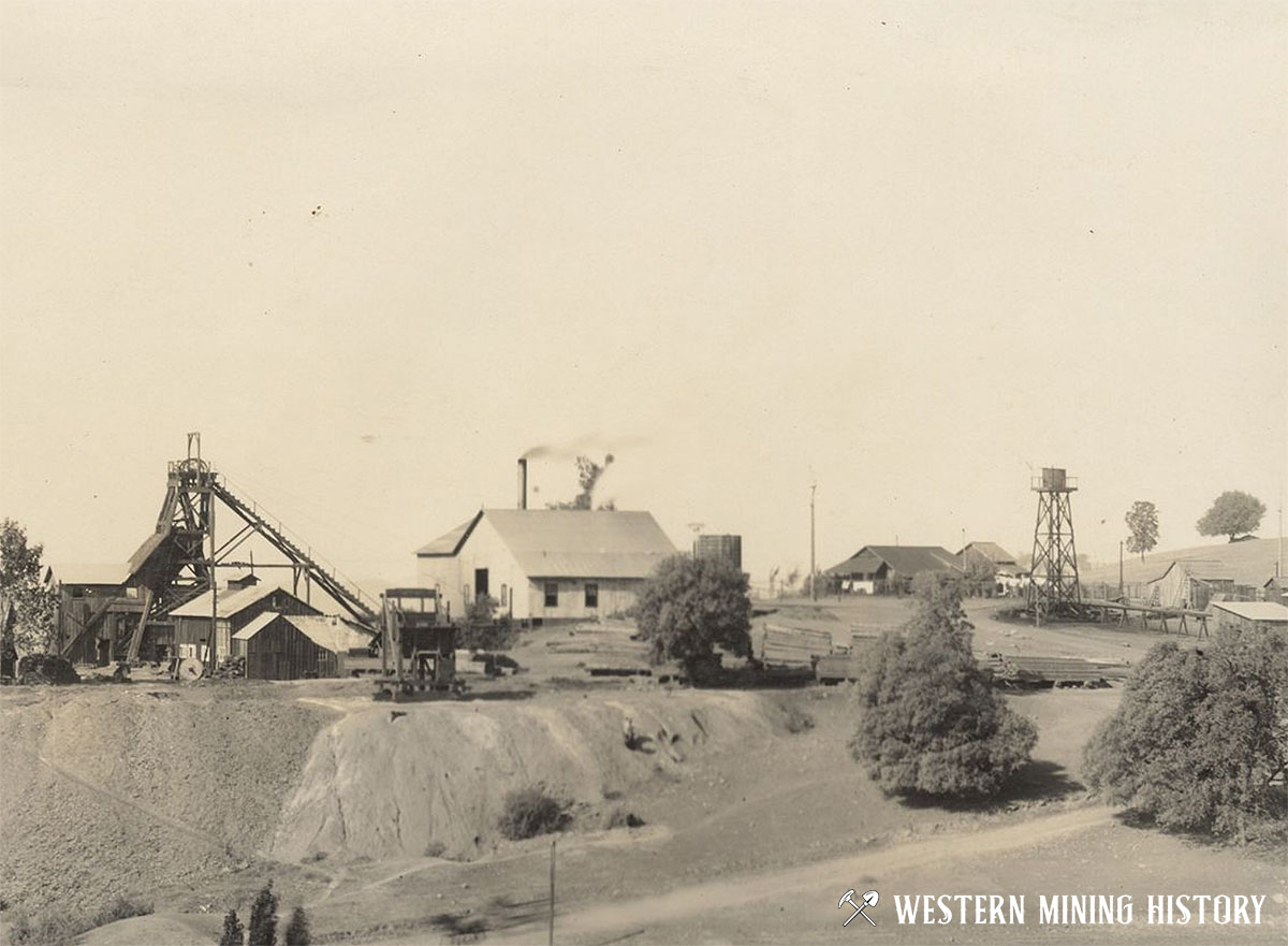 Central Eureka Mine ca. 1900