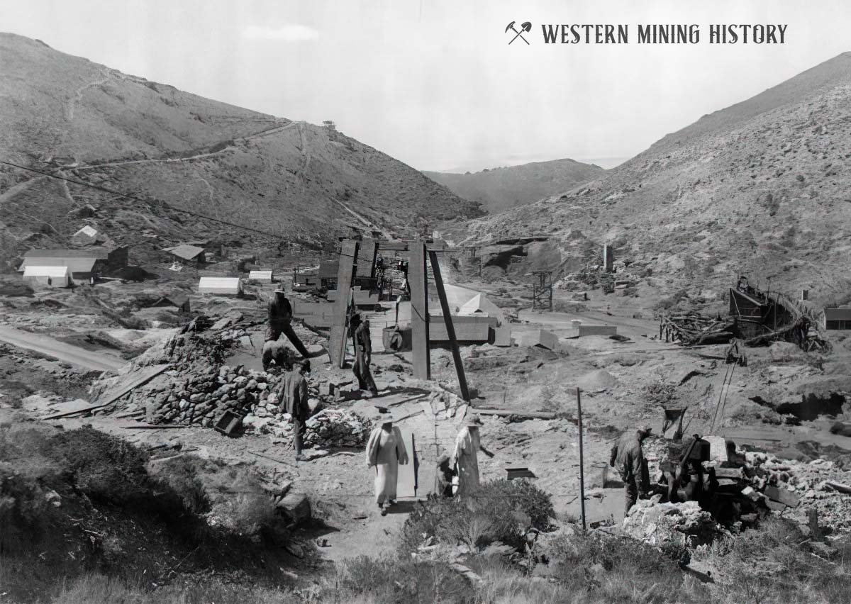Historical mining scene at Cerro Gordo