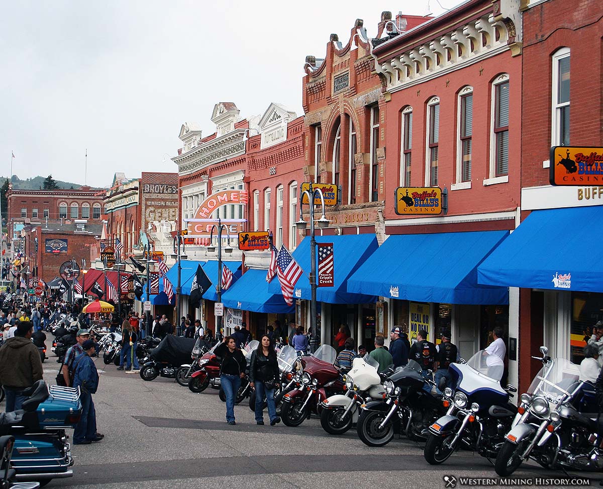 Downtown Cripple Creek, CO, Historic mining town that is still rich in  wonder