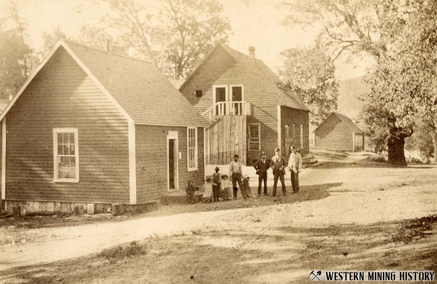 Post office and store at Cuyamaca, California