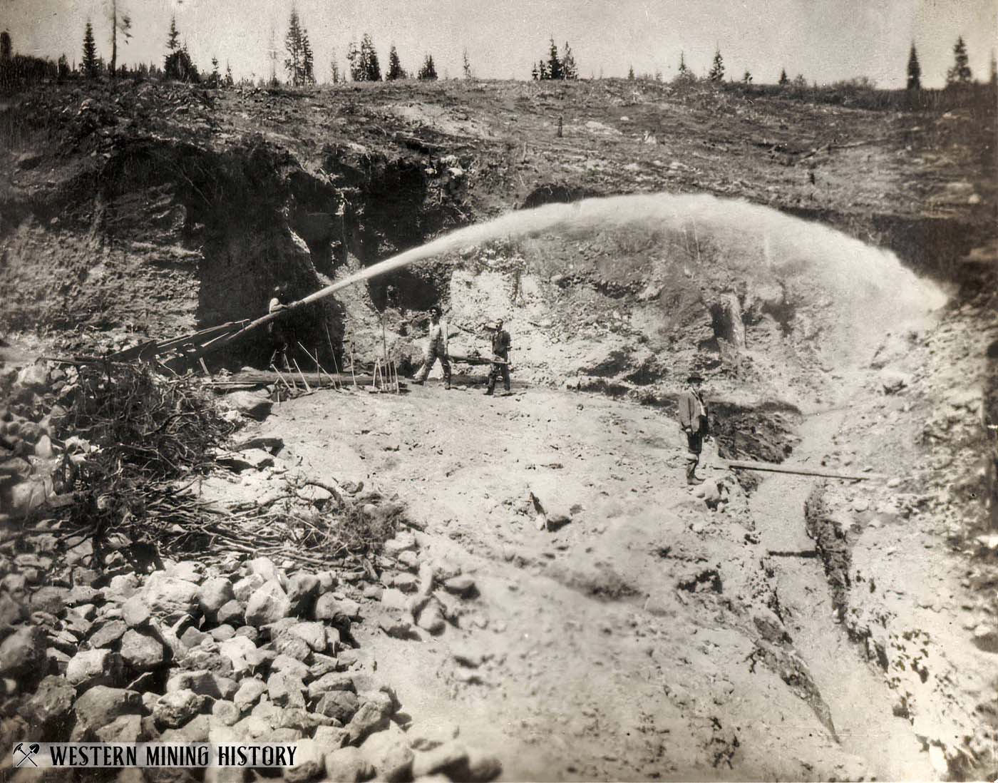 Hydraulic mine at Howland Flat