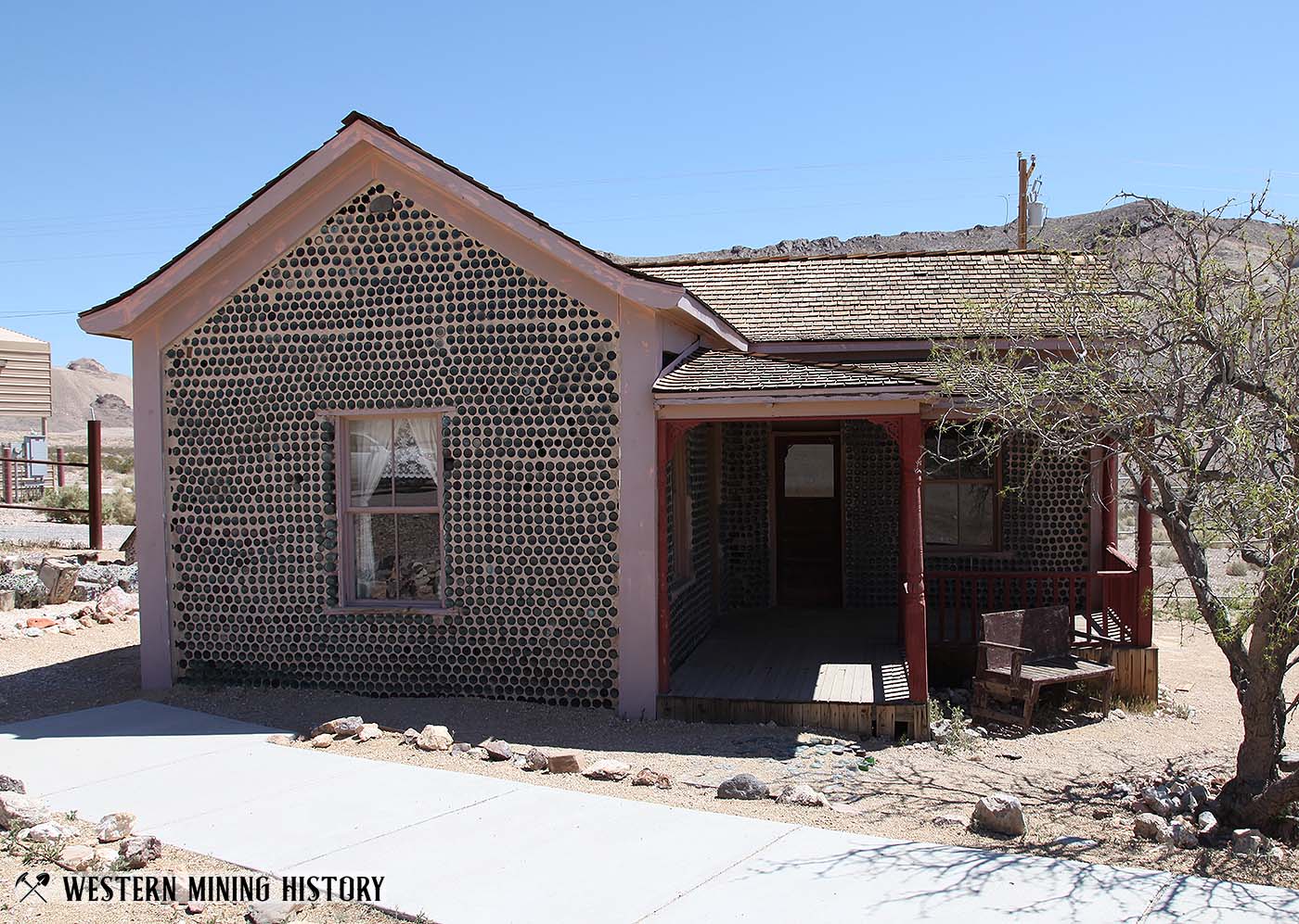 Tom Kellys Bottle House - Rhyolite