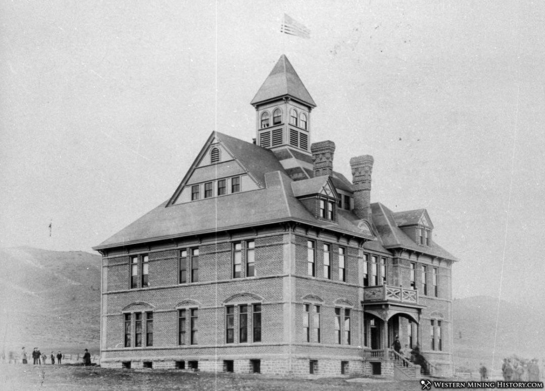 Siskiyou High School - Yreka, California ca. 1894