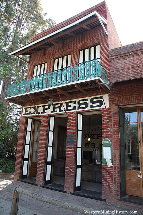 Wells Fargo Express Office - Columbia California
