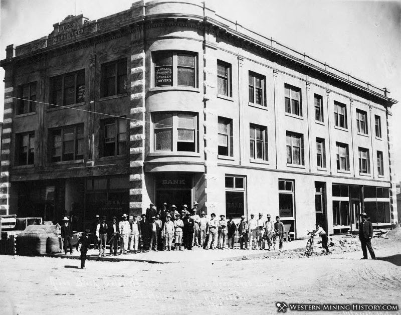 Construction crew in front of Nixon Block - Goldfield Nevada 1905