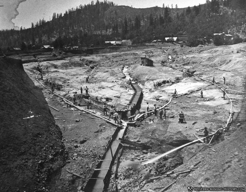 Hydraulic mine near Oro Fino California