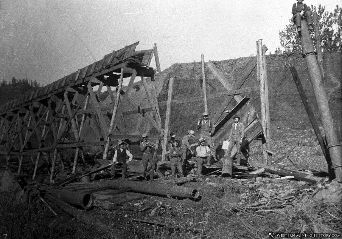 Flume construction at hydraulic mine near Oro Fino, California ca1895
