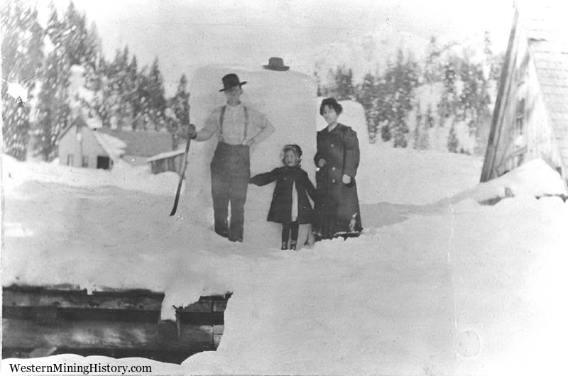 Snow up to roof - Cornucopia