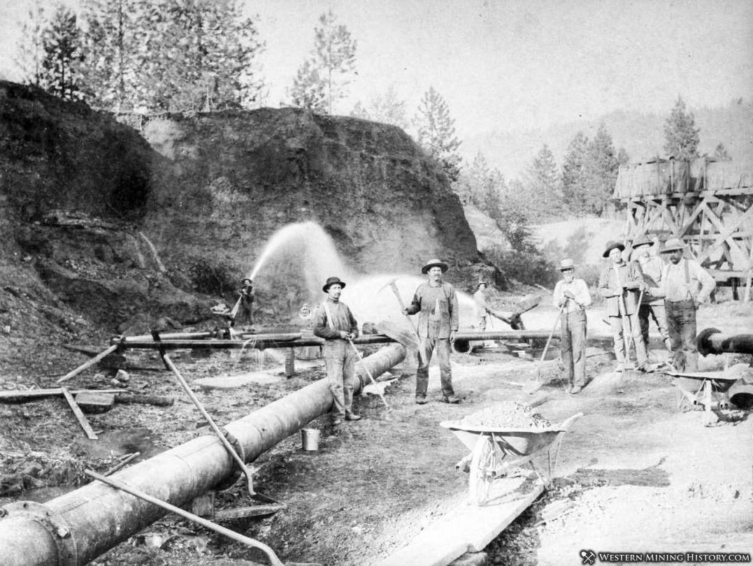 Wright and Fletcher hydraulic mine near Oro Fino ca. 1903