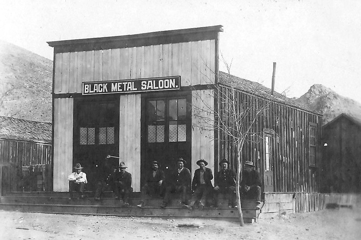 The The Black Metal Saloon in Darwin, California 1905