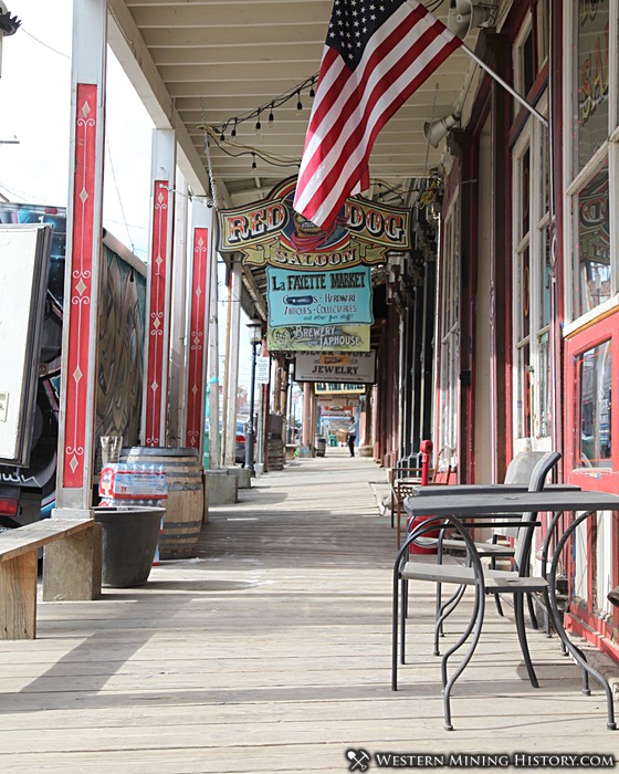 Bordpromenaden på C Street i Virginia City