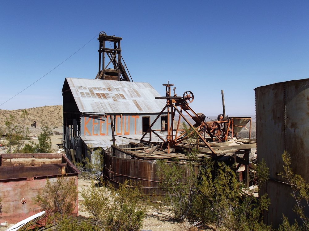 Full view of cyanide mixing works at the King Solomon mine.